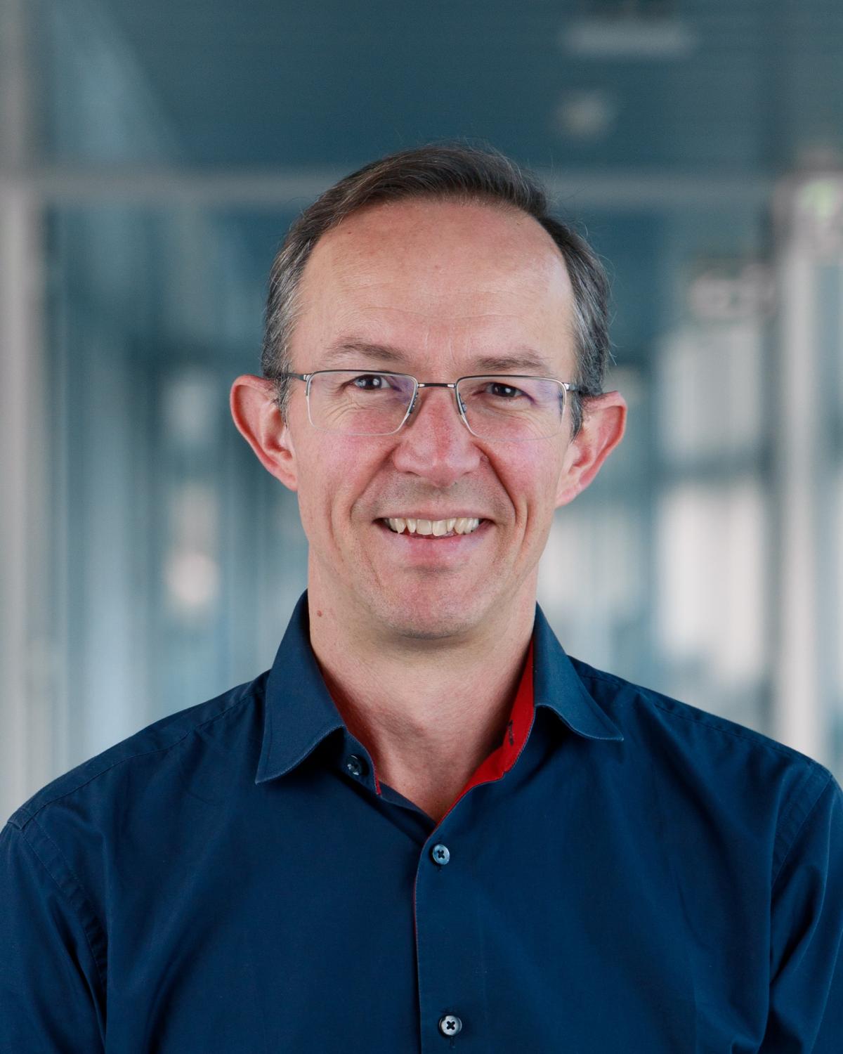 Dr.  Stephan Gerstl