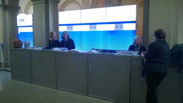 Reception desk, Rina Fichtl, Liz Hoss, Cornelia Aurelio, Gisela Angst-Schär