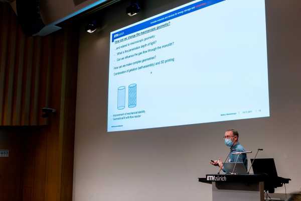 Prof. Dr. Markus Niederberger: Invisible materials and devices for energy storage and conversion