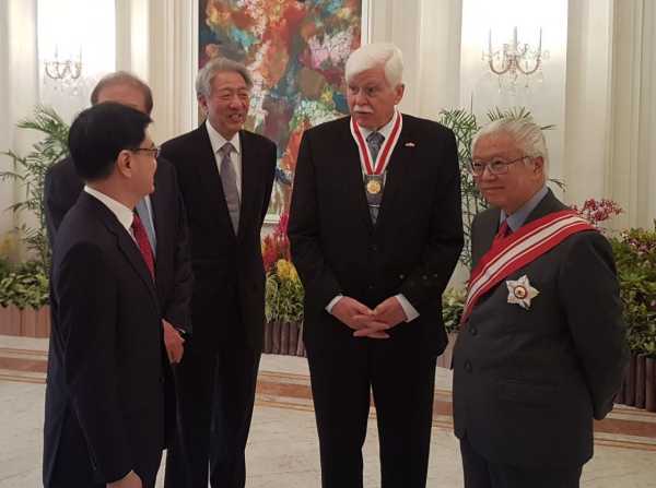 Honorary Citizen Award of Singapore for Emeritus Professor Ulrich W. Suter